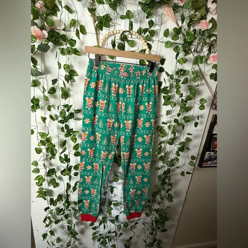 Disney Parks Women's 2-Piece Cute Mickey & Minnie Gingerbread Cookie PJs - Picture 5 of 8